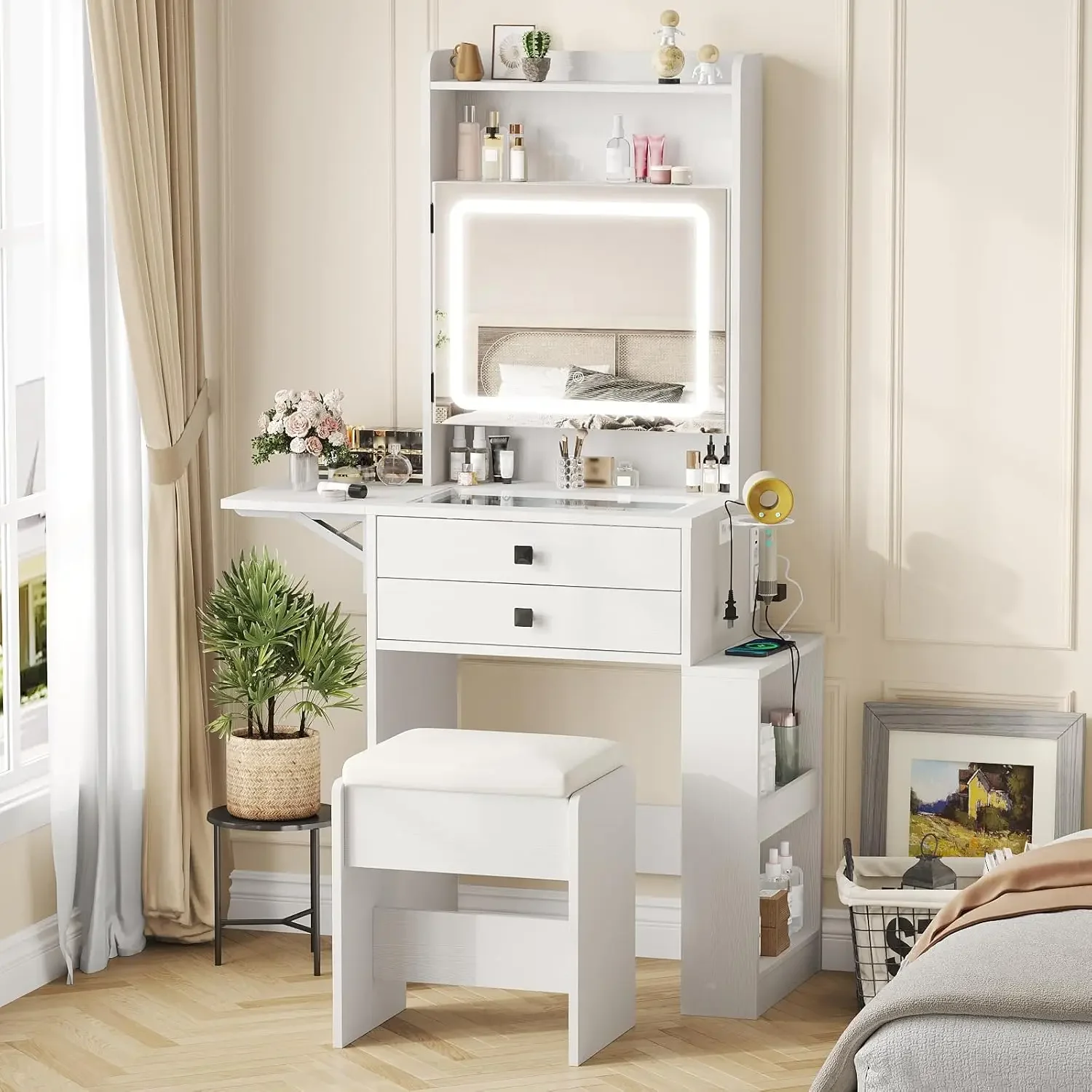 Desk Setup Small - โต๊ะเครื่องแป้งขนาดเล็กพร้อมกระจกไฟปรับได้สามบาน ชุดโต๊ะเครื่องแป้งสีขาวพร้อมแผงพับเก็บได้และสถานีชาร์จ